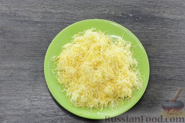 Салат "Шишки" с копчёной курицей, картофелем и сыром