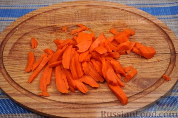 Салат со свёклой, морковью и беконом
